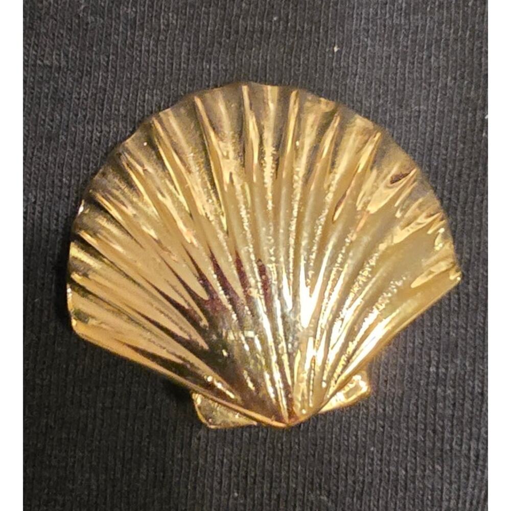 Vintage Gold Tone Seashell Brooch